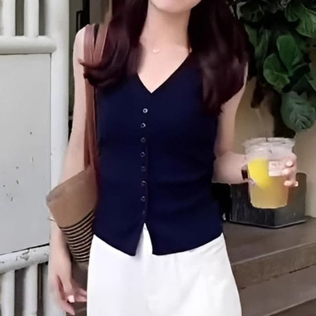 Solid V-Neck Sleeveless Knit Button-Up Top