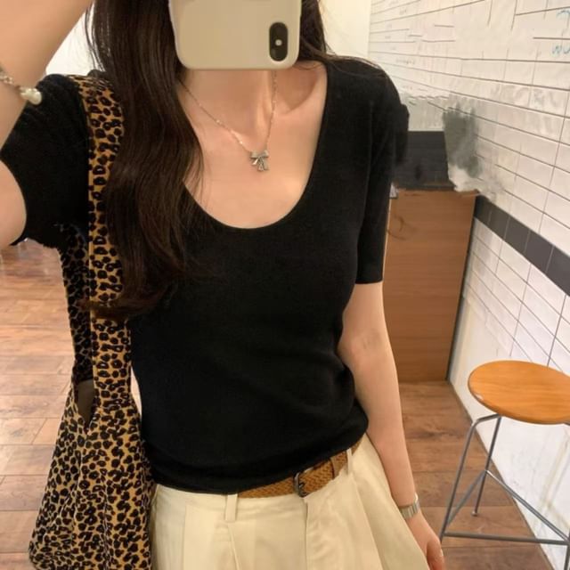 Scoop Neck Knit Top -