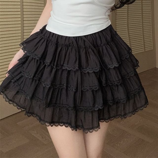 Halter Neck Plain Buckled Camisole Top / Mid Rise Mini Tiered Skirt