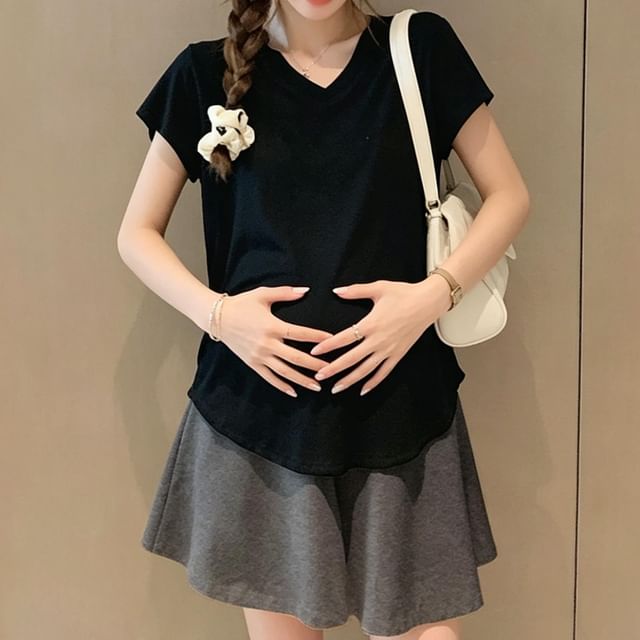 Maternity V-Neck Tee with Elastic-Waist Mini Skort