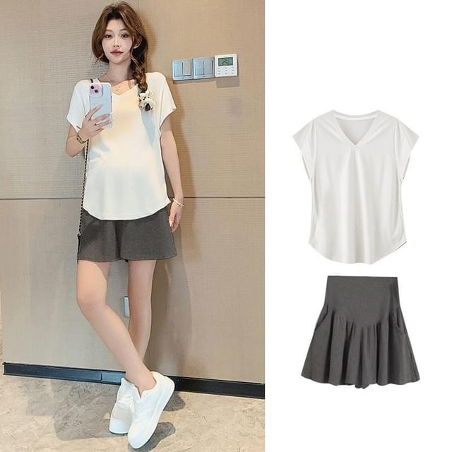 Maternity V-Neck Tee with Elastic-Waist Mini Skort