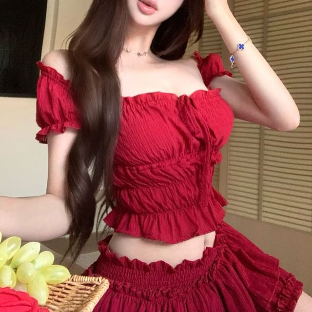 Short-Sleeve Off Shoulder Plain Ruffle Trim Crop Top / Mid Rise Mini A-Line Skirt