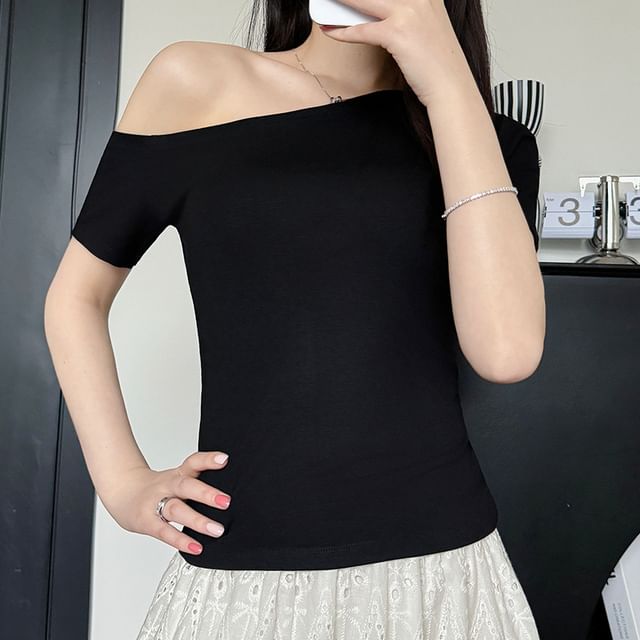 Off Shoulder Crop T-Shirt with Short Sleeves