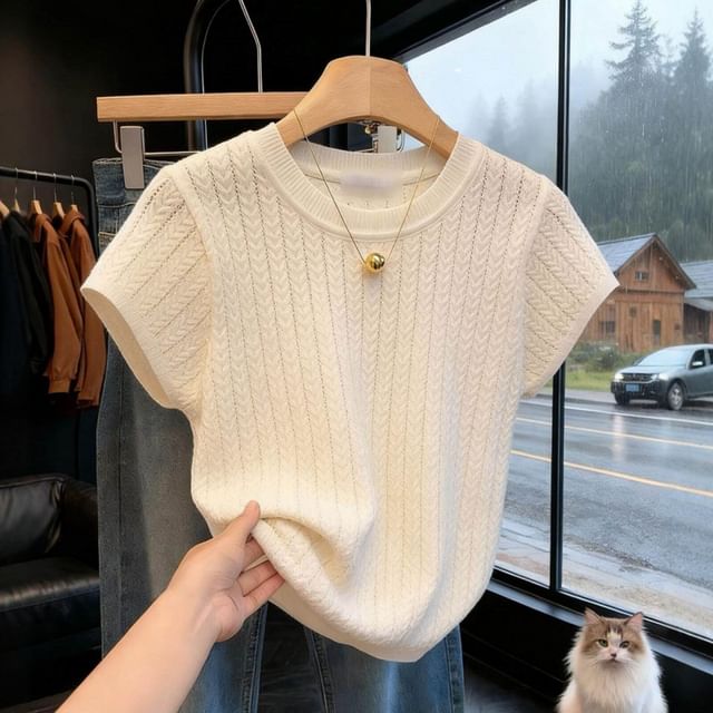 Short Sleeve Cable Knit Crew Neck Pullover