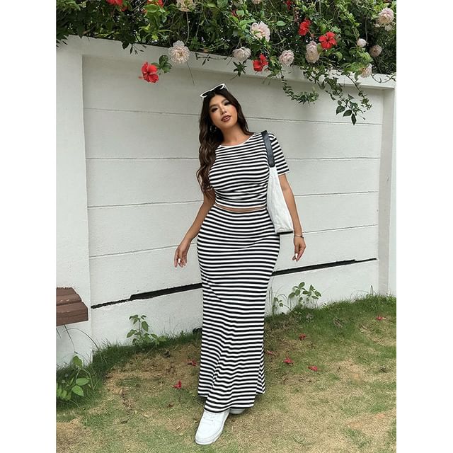 Set: Short-Sleeve Crew Neck Striped Slim Fit Crop T-Shirt + High Waist Maxi Mermaid Skirt [XL-4XL]