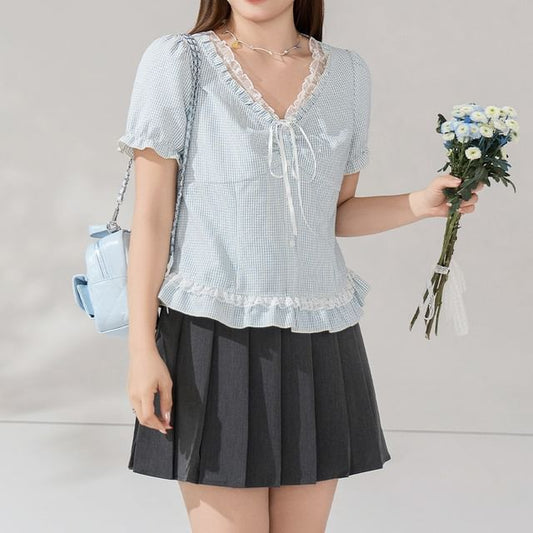 Puff-Sleeve V-Neck Lace Trim Gingham Blouse / High Waist Plain Pleated Mini A-Line Skirt