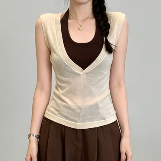 Halter Neck Two-Tone Slim Knit Top