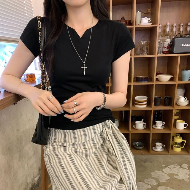 Notch Neck Short Sleeve Tee