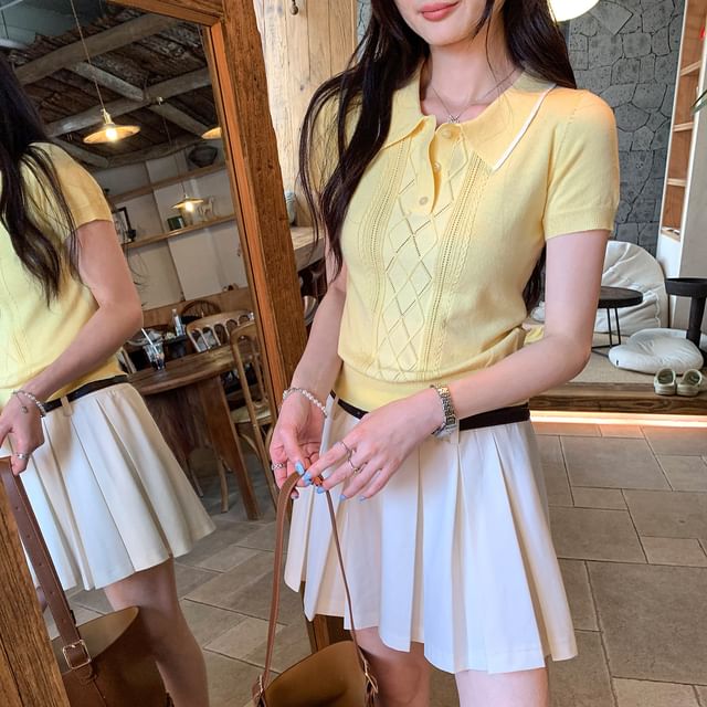 Collared Contrast Trim Short Sleeve Crop Knit Top