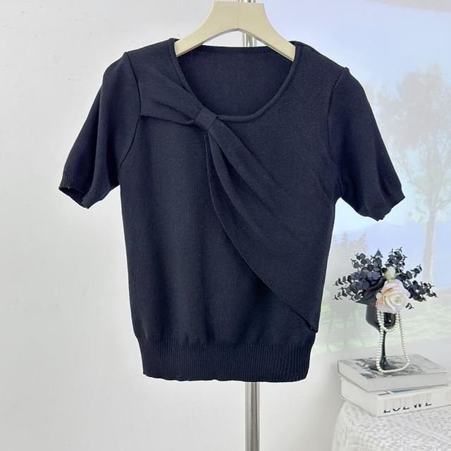 Crew Neck Ruched Knit Top