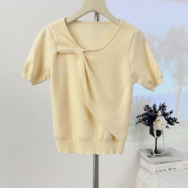 Crew Neck Ruched Knit Top