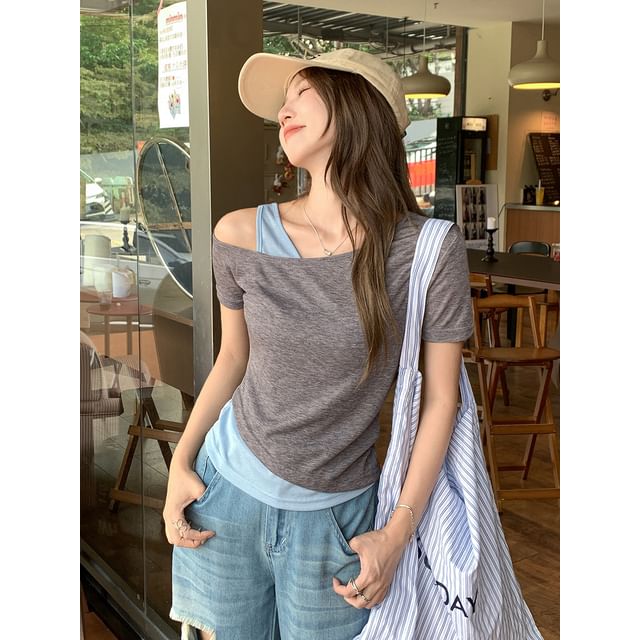 Short Sleeve Mock Two Piece Cold Shoulder Color-Block Slim-Fit T-Shirt