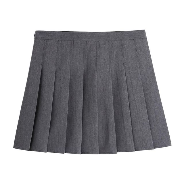 Plus Size Short-Sleeve Scoop Neck Plain Bow Detail T-Shirt / Mid Rise Mini Pleated Skirt