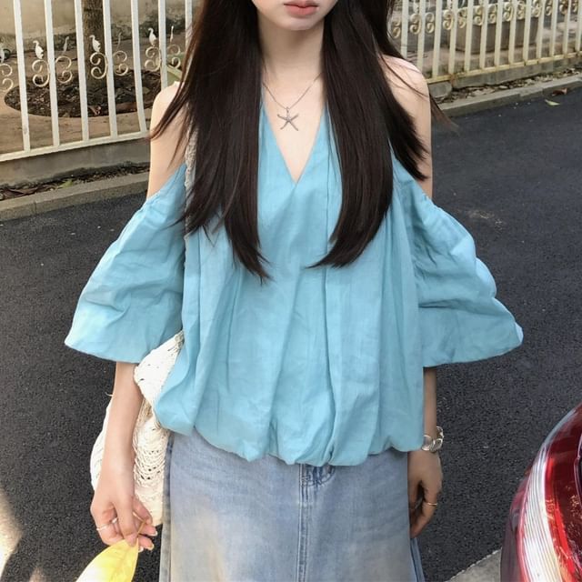 Cold Shoulder Halter Puff Sleeve Bubble Hem Blouse