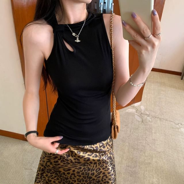 Asymmetric Plain V-Neck Sleeveless Top