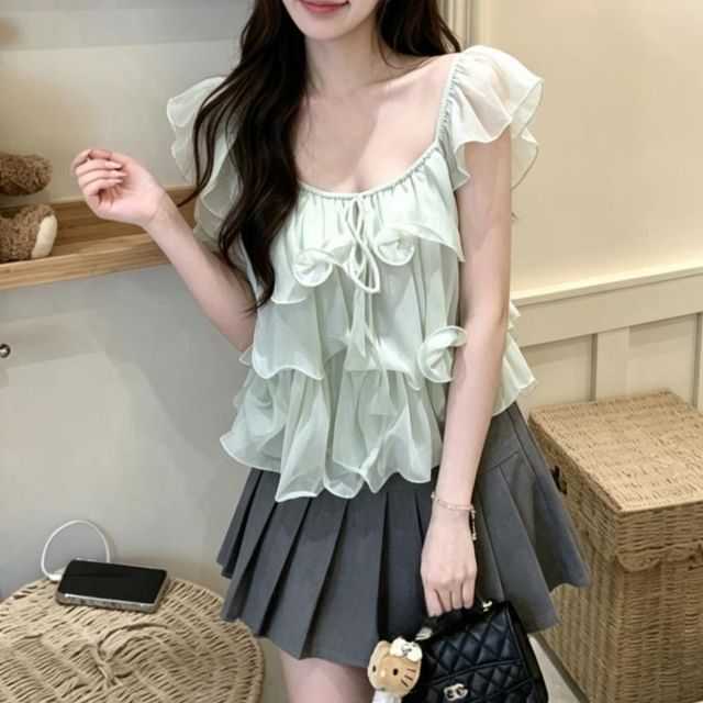 Scoop Neck Ruffle Trim Top, Sleeveless, Solid