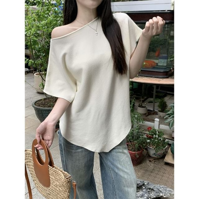 Short Off-Shoulder Knit Top