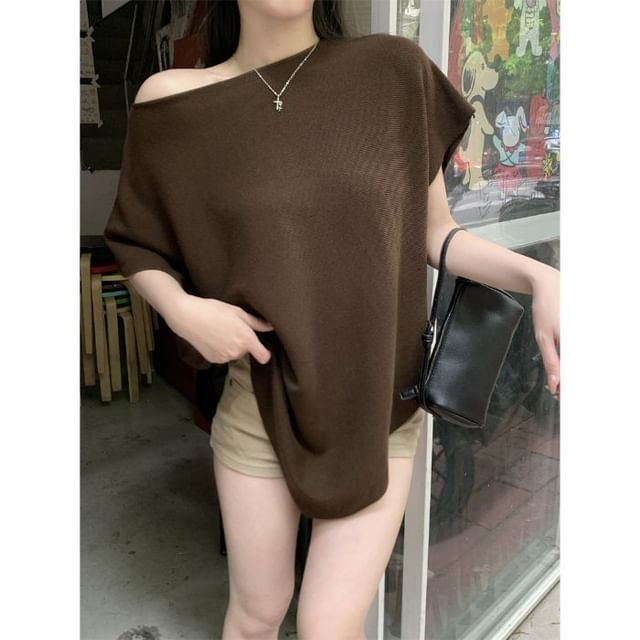Short Off-Shoulder Knit Top