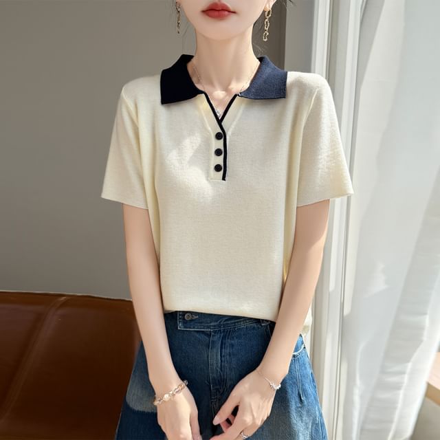 Two-Tone Button Collared Knit Short Sleeve Top