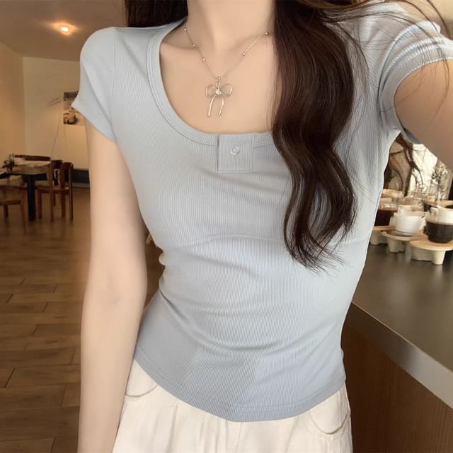 Scoop Neck Short Sleeve Crop Tee