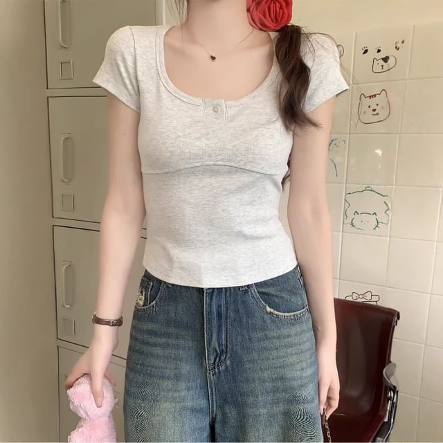 Scoop Neck Short Sleeve Crop Tee