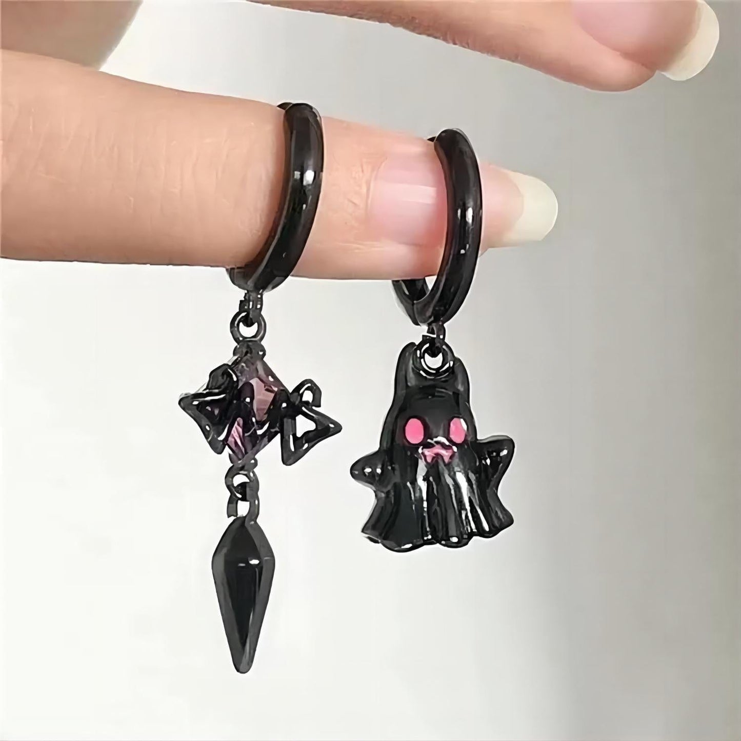 Y2K Black and White Little Ghost Earrings