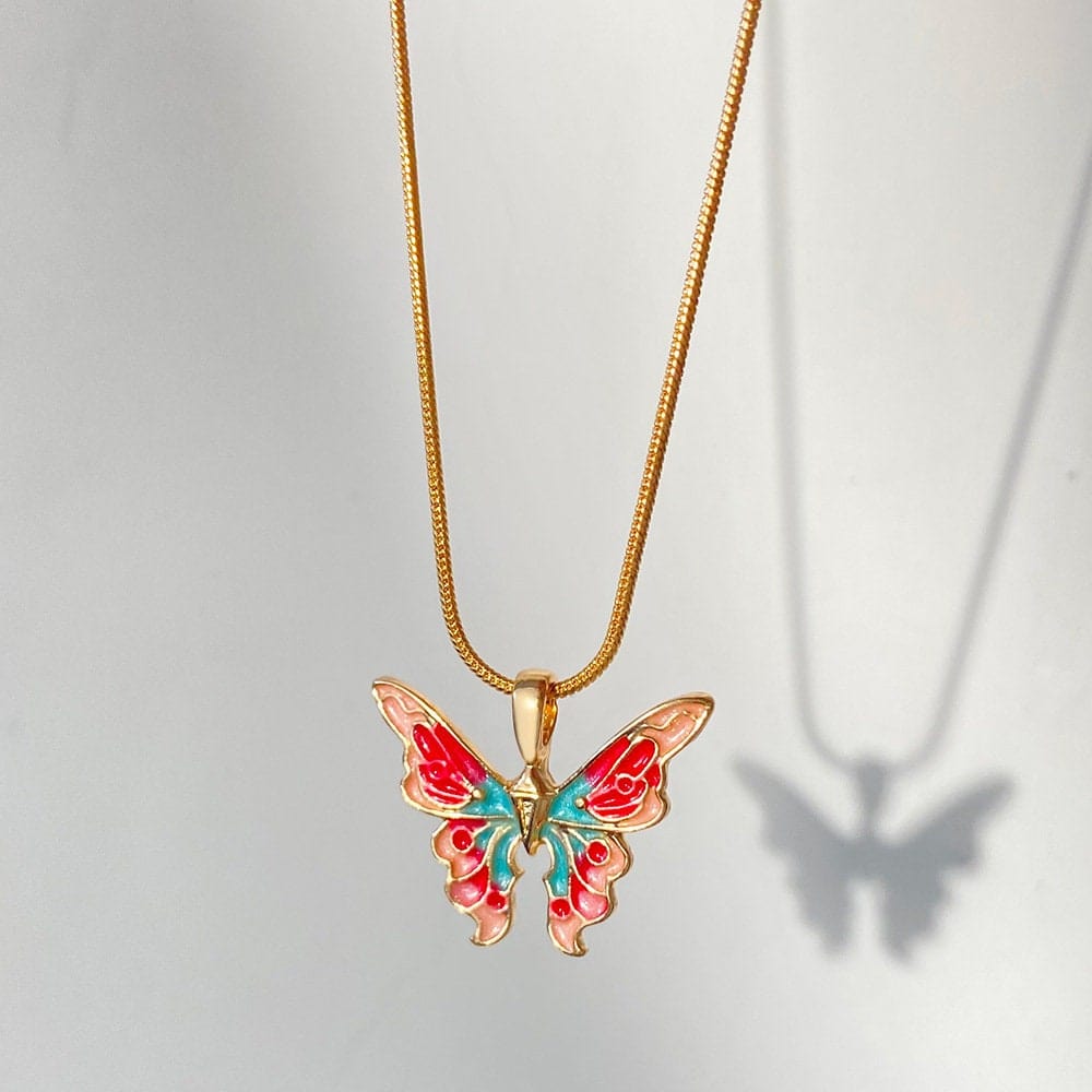 Collier papillon en émail coloré chic