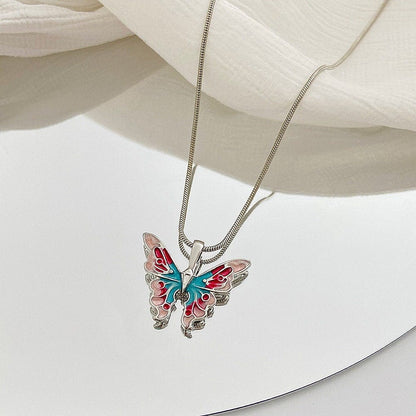 Collier papillon en émail coloré chic