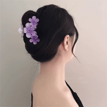Schicke, bunte Haarklammer mit Blumenmotiv