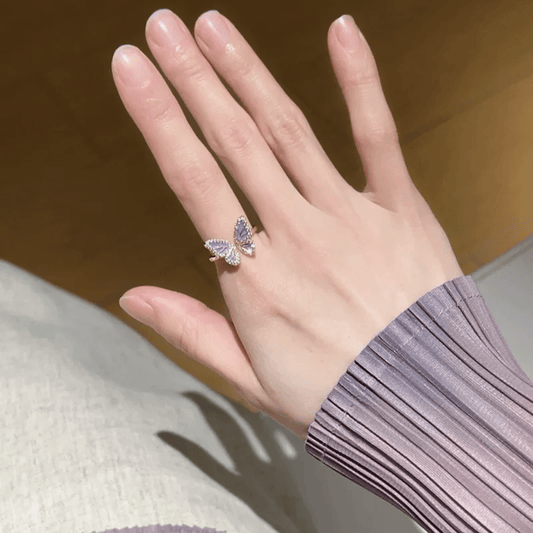 Schicker offener Ring mit Schmetterlingsfritillaria