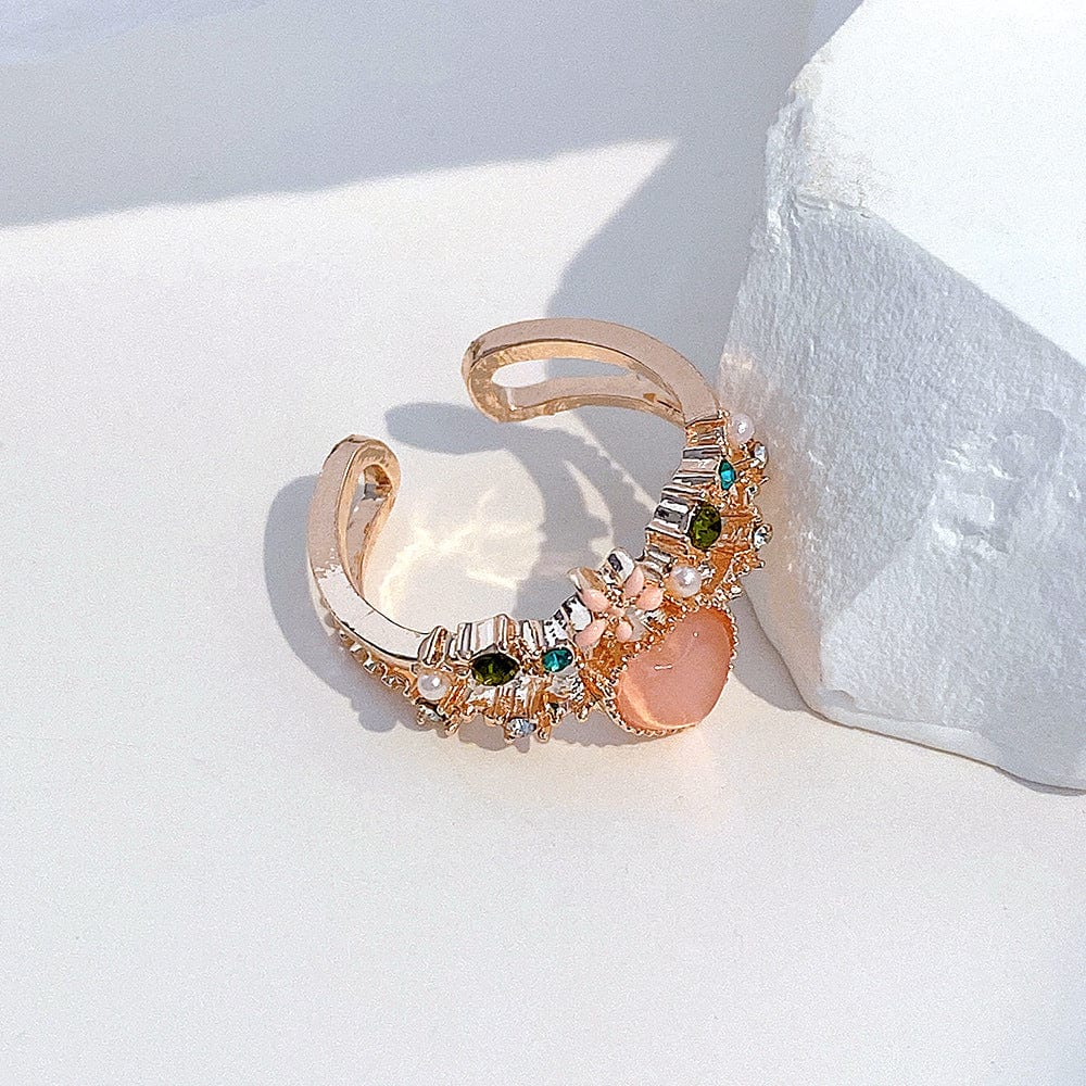 Bezaubernder süßer floraler Opal-Herzring