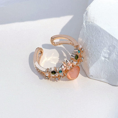 Bezaubernder süßer floraler Opal-Herzring