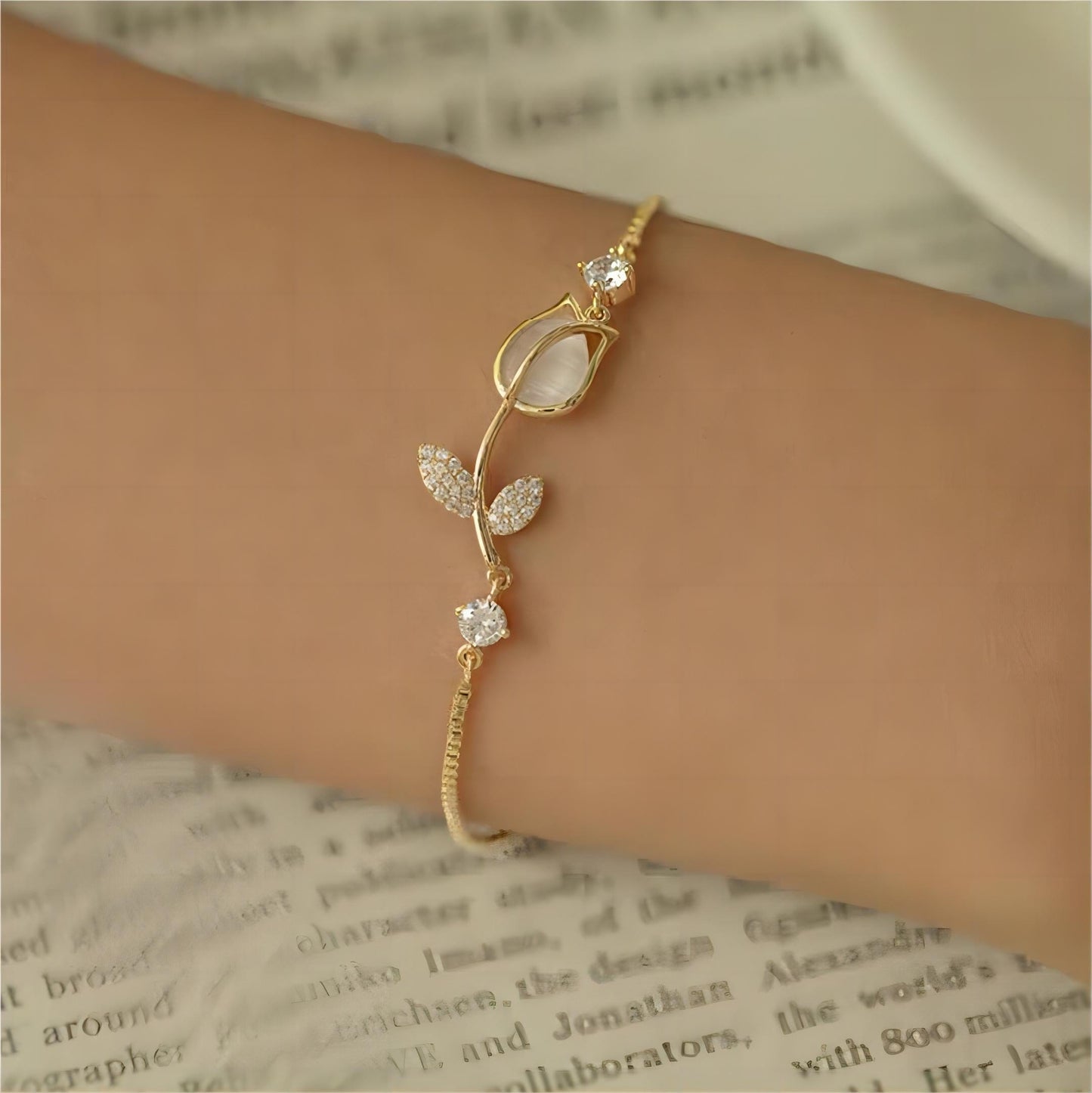 Elegantes Opal-Tulpenarmband