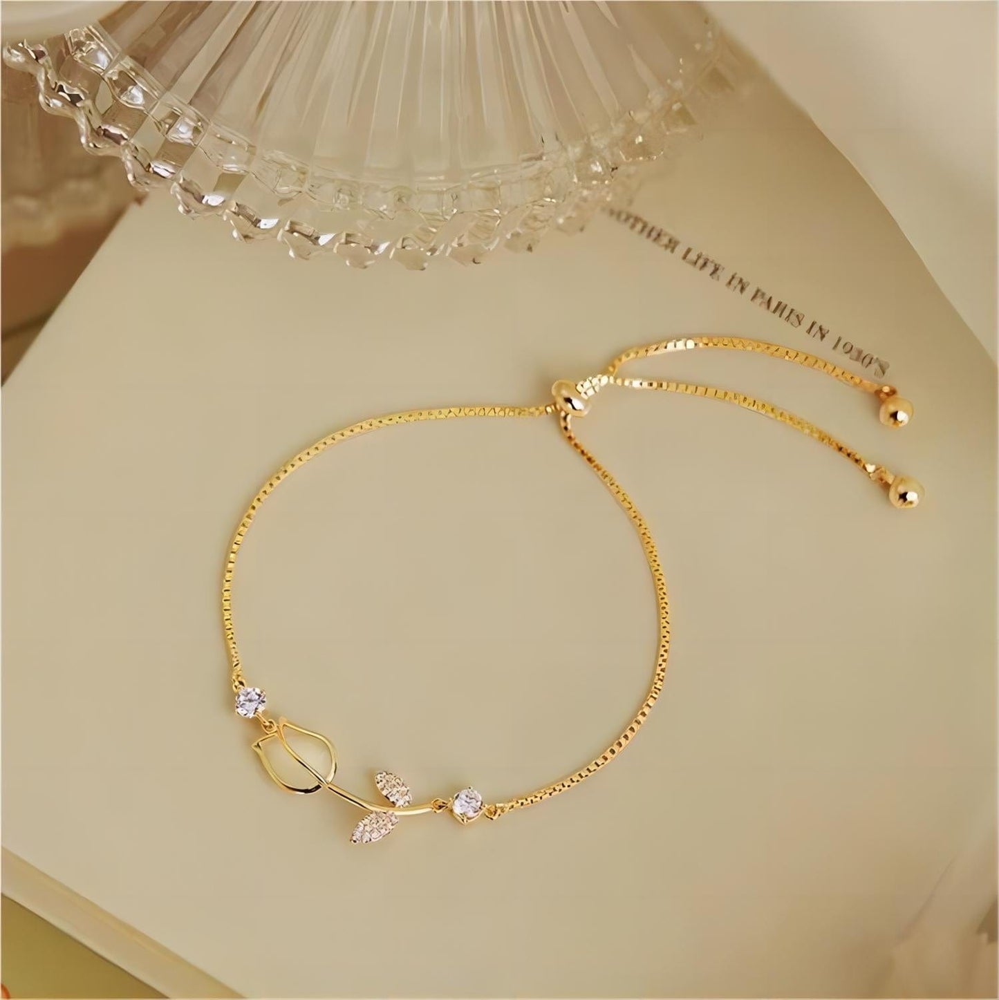 Elegantes Opal-Tulpenarmband