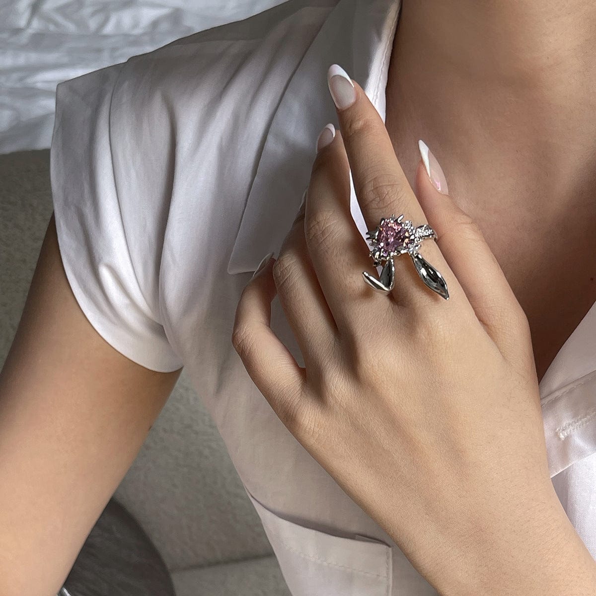 Kawaii-Ring mit rosa Kaninchen-Herz und Kristall