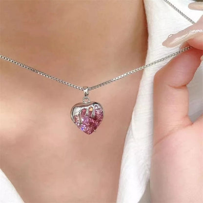 Süße Halskette mit Herzanhänger aus rosa Kristall im Diamantschliff