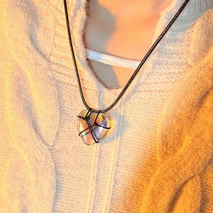 Collier ras du cou avec pendentif en forme de cœur en cristal naturel chic