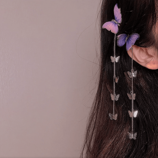 Pince à cheveux à chaîne avec pompon et papillon dégradé de strass