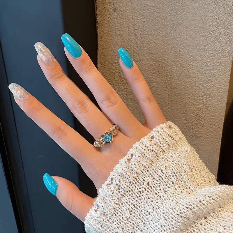 Bague chic en forme de cœur avec strass et opale