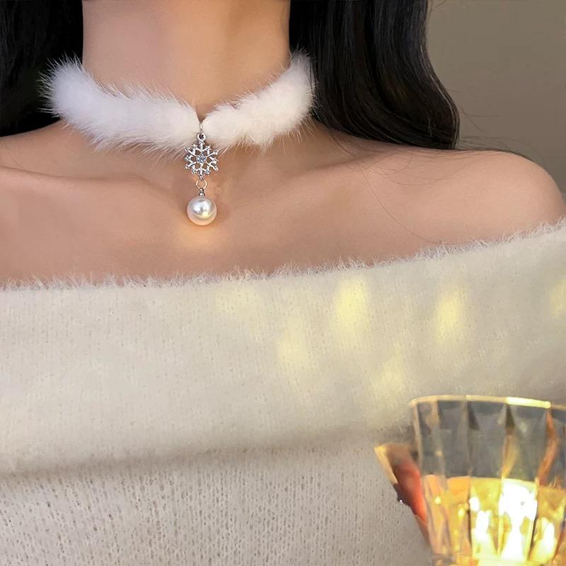Pendant Chic Rhinestone Pearl Necklace Chain Choker Snowflake Plush Inlaid