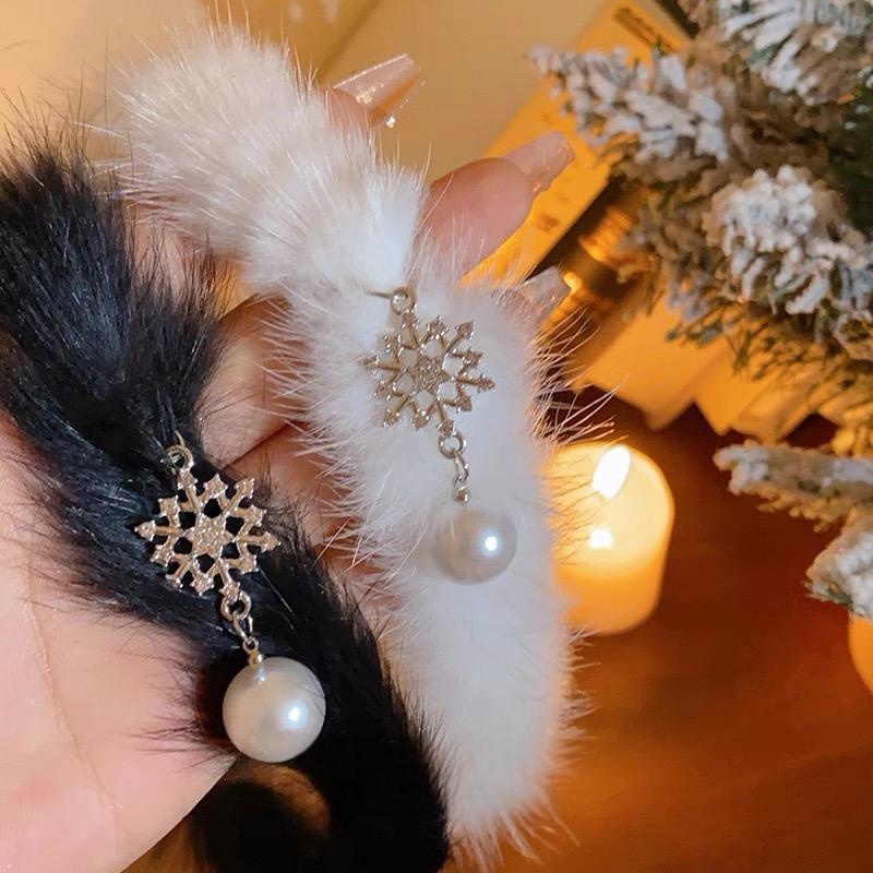 Pendant Chic Rhinestone Pearl Necklace Chain Choker Snowflake Plush Inlaid