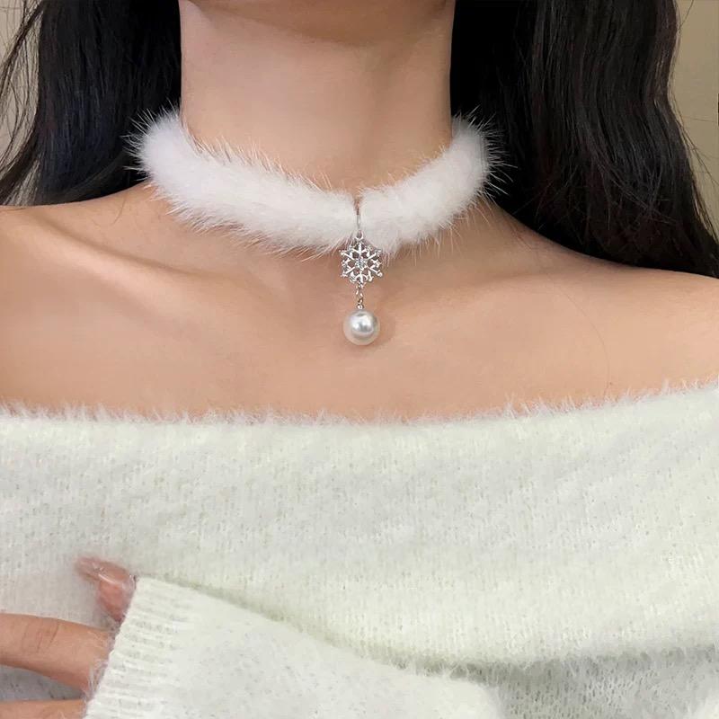 Pendant Chic Rhinestone Pearl Necklace Chain Choker Snowflake Plush Inlaid