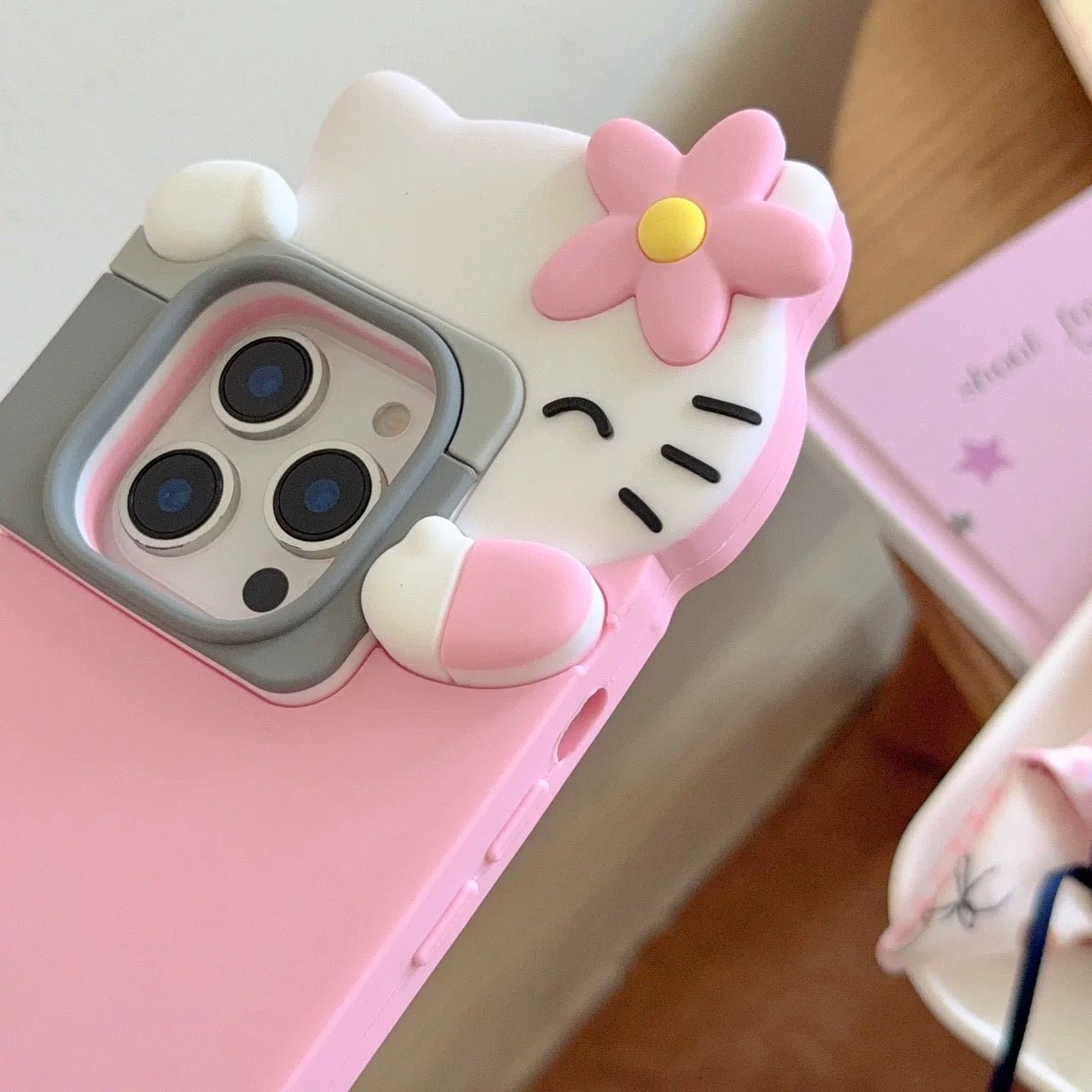 iPhone Photo Hello Kitty Taking Cute Case