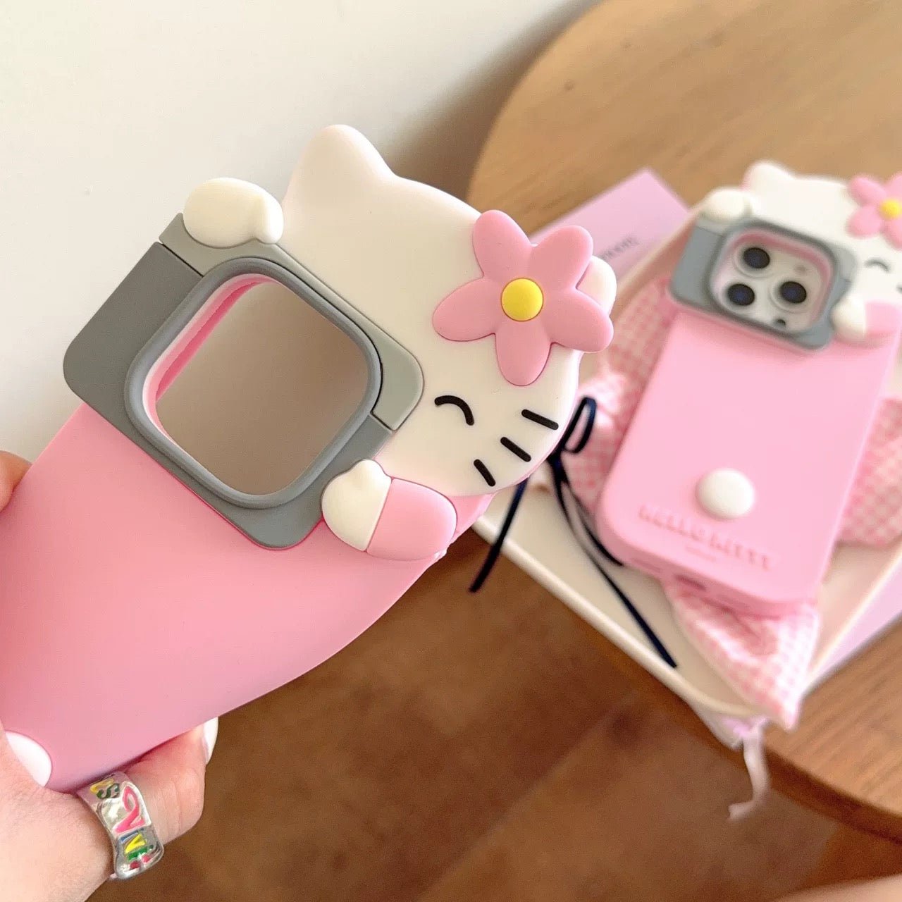 iPhone Photo Hello Kitty Taking Cute Case