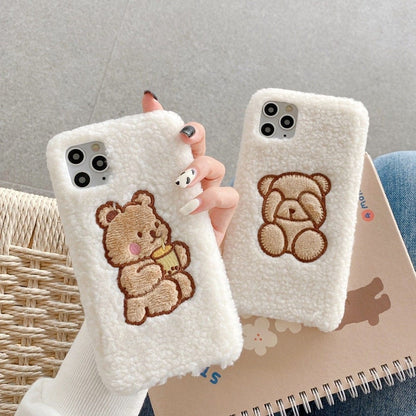 Coque iPhone en peluche avec un adorable ours kawaii