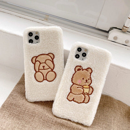 Coque iPhone en peluche avec un adorable ours kawaii