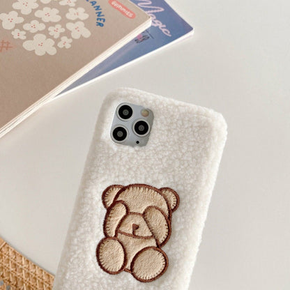 Coque iPhone en peluche avec un adorable ours kawaii