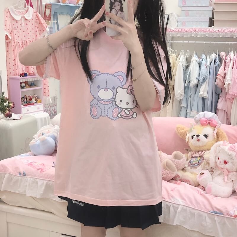 T-shirt en dentelle avec dessin animé