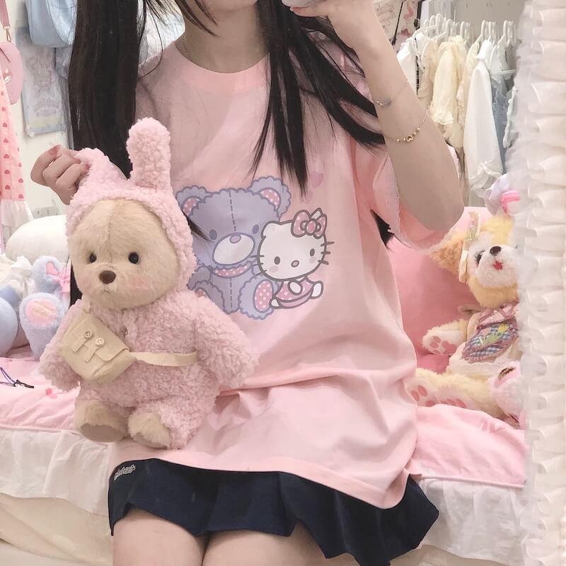 T-shirt en dentelle avec dessin animé