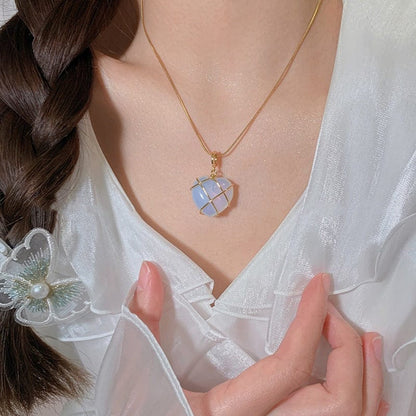 Süße Choker-Halskette mit goldgefülltem Opal-Herz-Anhänger